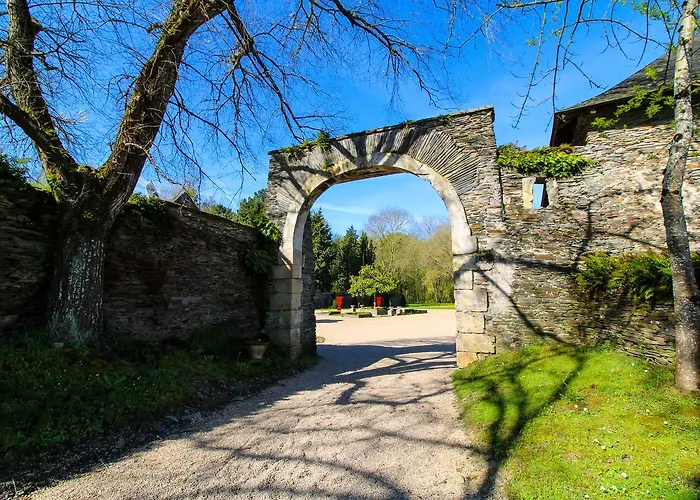 Отель Loire & Sens Juigne-sur-Loire